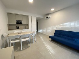 Beachside Flat With Covered Terrace