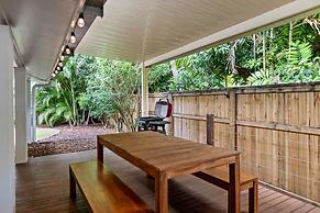 Clifton Beach Family Retreat With Pool