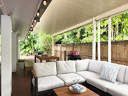 Clifton Beach Family Retreat With Pool