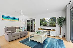 Clifton Beach Family Retreat With Pool