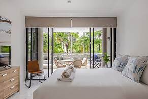 Easy Stay Family Friendly Pool Esplanade Views