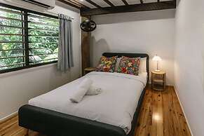 The Treehouse Rainforest Home w Pool