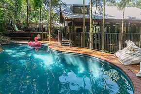 The Treehouse Rainforest Home w Pool