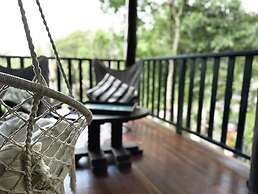 The Treehouse Rainforest Home w Pool