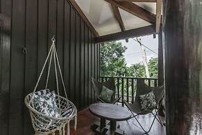 The Treehouse Rainforest Home w Pool