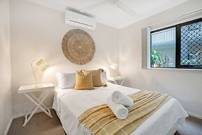 Spacious Retreat With Courtyard Resort Pool