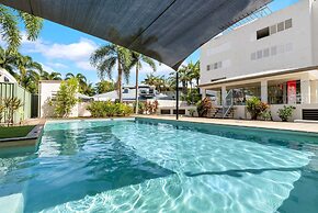 Spacious Retreat With Courtyard Resort Pool