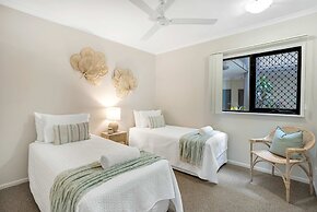 Spacious Retreat With Courtyard Resort Pool