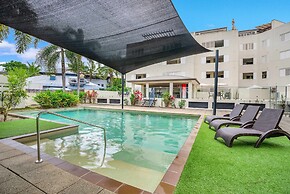 Spacious Retreat With Courtyard Resort Pool