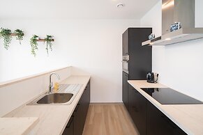 Central City Haven for 10 With Terrace