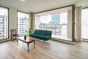 Central City Haven for 10 With Terrace