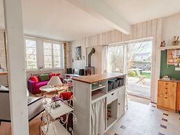 Cozy Holiday Home Near the sea