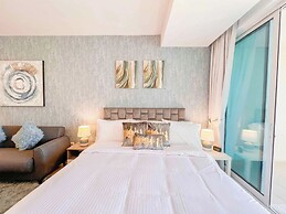 Cosmos Living Elite Studio Near Metro