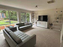 Cozy Curtin- 3 Guests House