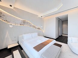 6BR Lamborghini Villa Cinema Spa & Pool