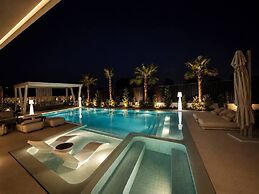 6BR Lamborghini Villa Cinema Spa & Pool