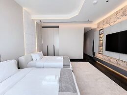 6BR Lamborghini Villa Cinema Spa & Pool