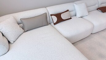 6BR Lamborghini Villa Cinema Spa & Pool