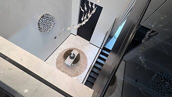 6BR Lamborghini Villa Cinema Spa & Pool