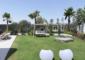6BR Lamborghini Villa Cinema Spa & Pool