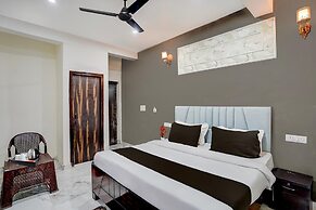 Hotel O Gaur City Centre Noida