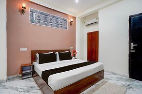 Hotel O Gaur City Centre Noida
