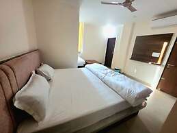 Wishotel Premier Maple Leaf