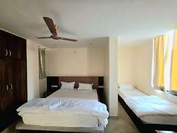 Wishotel Premier Maple Leaf