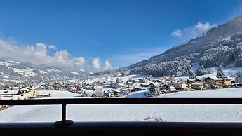 Hotel Dahoam by Miha