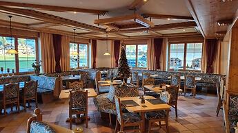 Hotel Dahoam by Miha