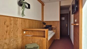 Hotel Dahoam by Miha