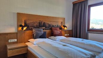 Hotel Dahoam by Miha