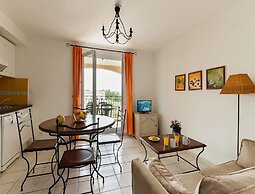 Duplex Apartment Near Maussane-les-alpilles