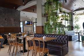 BluePoint Hotel