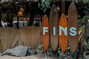 Fins Arugambay
