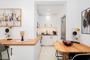 Spacious luxury 2BR flat - Pagrati sq.