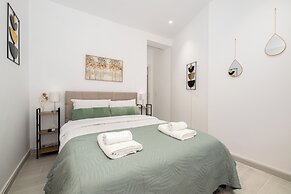 Spacious luxury 2BR flat - Pagrati sq.