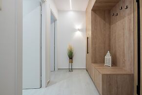 Spacious luxury 2BR flat - Pagrati sq.