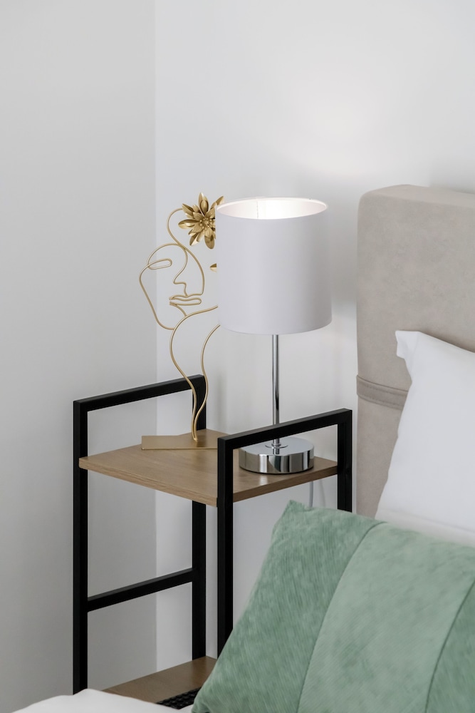 Spacious luxury 2BR flat - Pagrati sq.