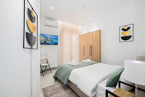 Spacious luxury 2BR flat - Pagrati sq.
