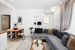 Spacious luxury 2BR flat - Pagrati sq.