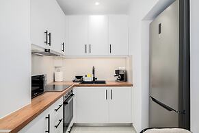 Spacious luxury 2BR flat - Pagrati sq.