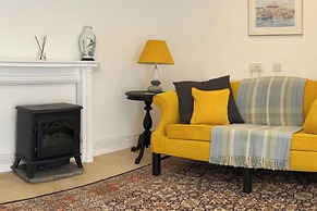 Coastal 1 Bed Flat - Sleeps 2 -patio - Parking