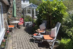 Coastal 1 Bed Flat - Sleeps 2 -patio - Parking
