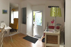 Coastal 1 Bed Flat - Sleeps 2 -patio - Parking