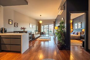 Benesta Centro by GOLDFINCH