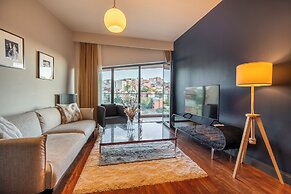 Benesta Centro by GOLDFINCH