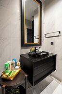 Benesta Centro by GOLDFINCH