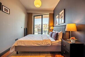 Benesta Centro by GOLDFINCH
