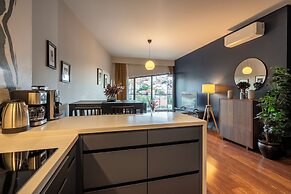 Benesta Centro by GOLDFINCH